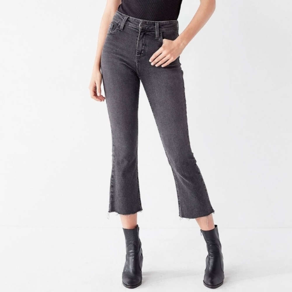 URBAN OUTFITTERS BDG High Rise Kick Crop Jeans